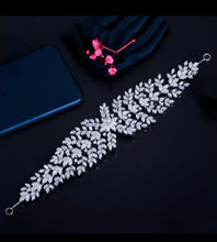 Load image into Gallery viewer, ZARA (instock)