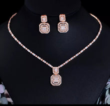 Load image into Gallery viewer, LEANN