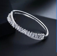 Load image into Gallery viewer, BANGLE