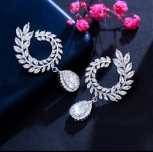 Load image into Gallery viewer, DOLLY