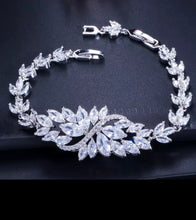 Load image into Gallery viewer, SARA