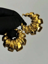 Load image into Gallery viewer, Chunky gold hoops
