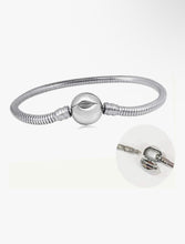 Load image into Gallery viewer, Silver Snake Chain Bracelet
