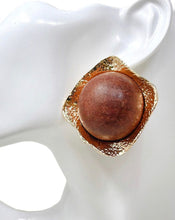 Load image into Gallery viewer, Stud (Brown)
