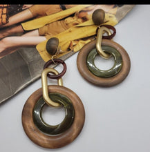Load image into Gallery viewer, Triple Wood earrings
