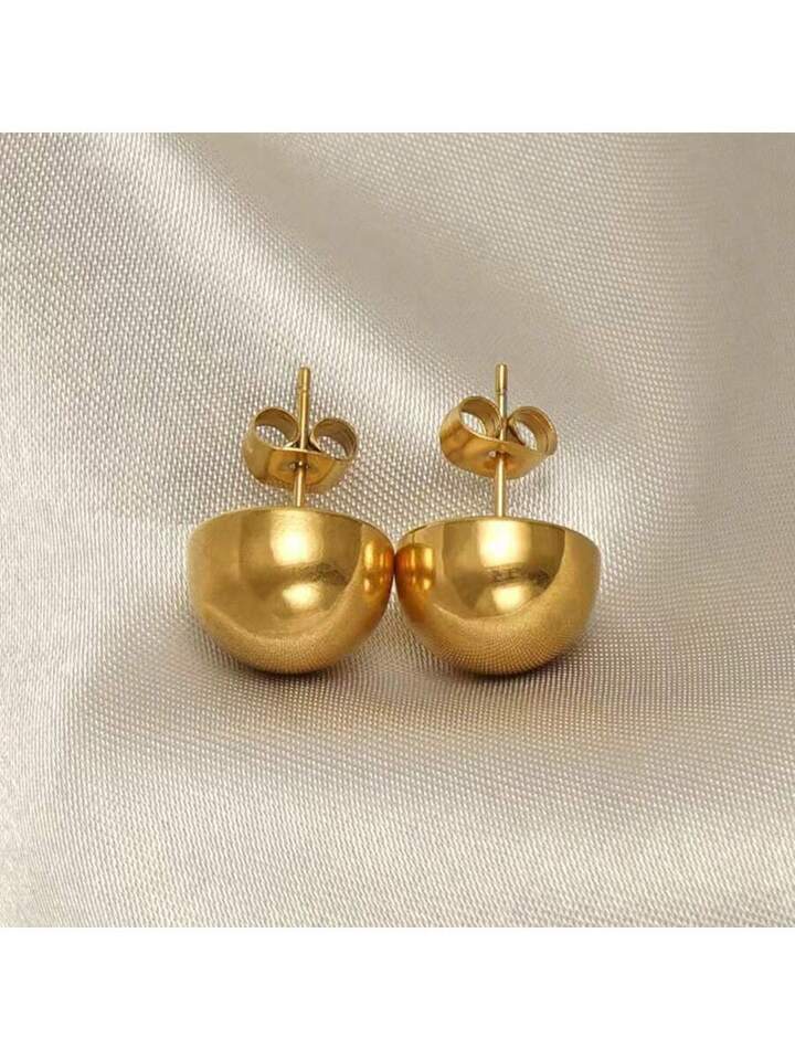 Gold round studs
