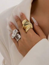 Load image into Gallery viewer, Large ring (gold)
