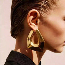 Load image into Gallery viewer, Irregular hoops ( Gold)
