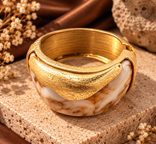 Load image into Gallery viewer, Cream &amp; Gold
