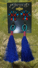 Load image into Gallery viewer, Blue stone tassel
