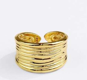 GOLDEN STRING RING