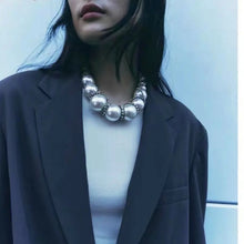 Load image into Gallery viewer, Zara Pearl Necklace
