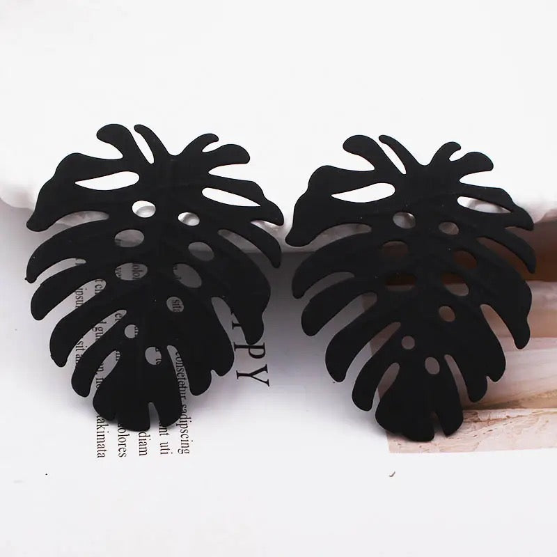 Black Big Stud Hollow Metal Leaf